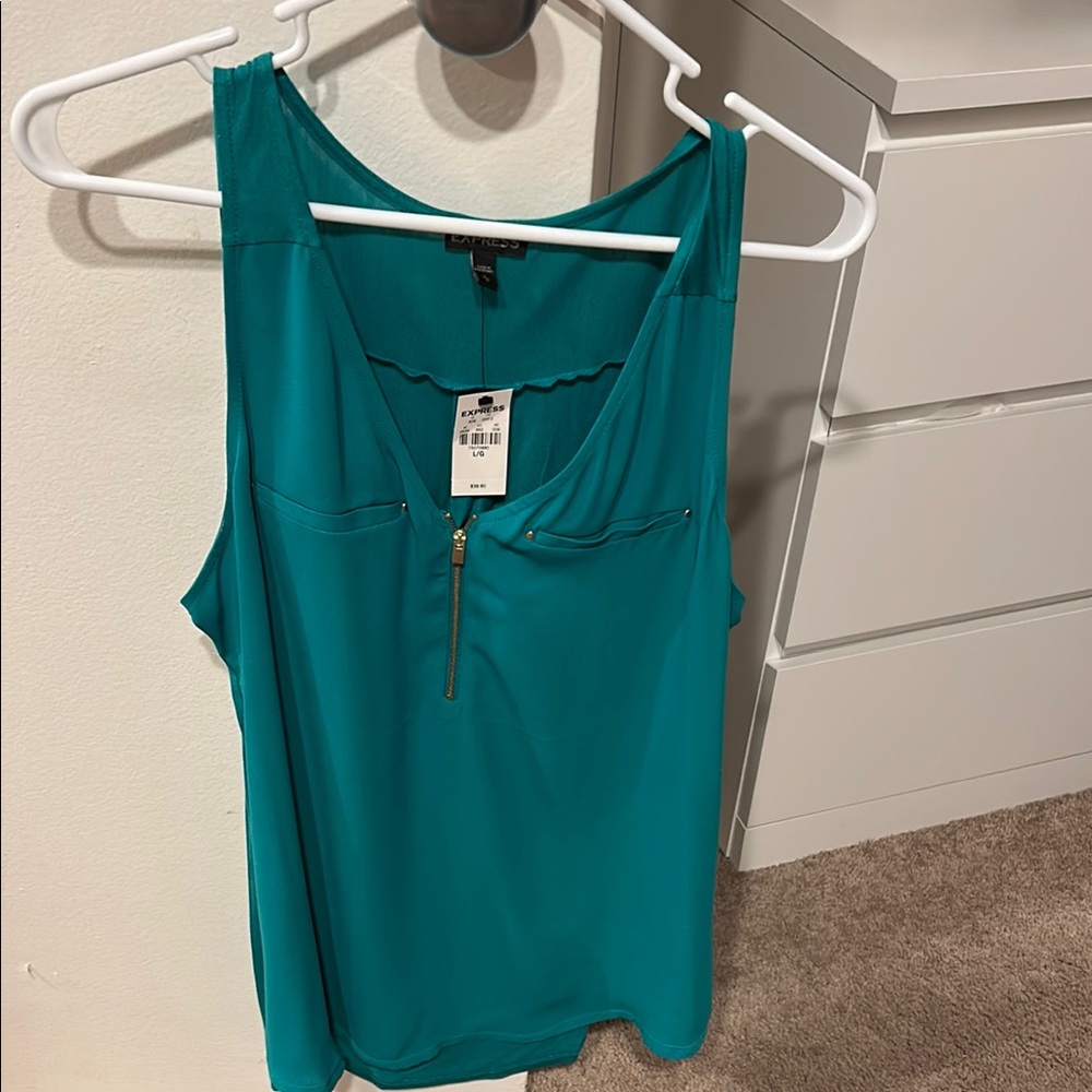 Express sleeveless blouse w/zipper v neck
